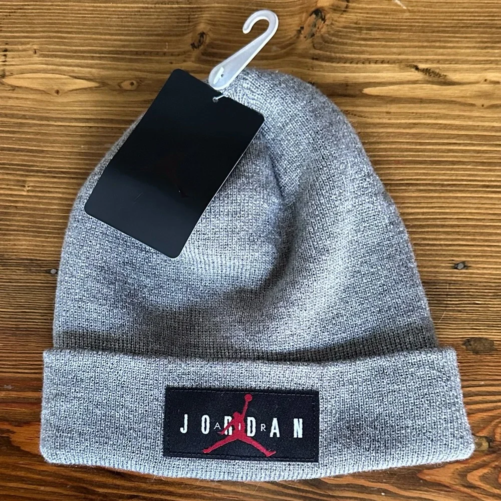 Jordan Big Kids’ Beanie STYLE: 9A0588-GEH carbon heather one size NWT